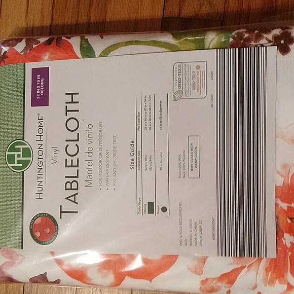 Brand new tablecloth - Picture 3 of 4